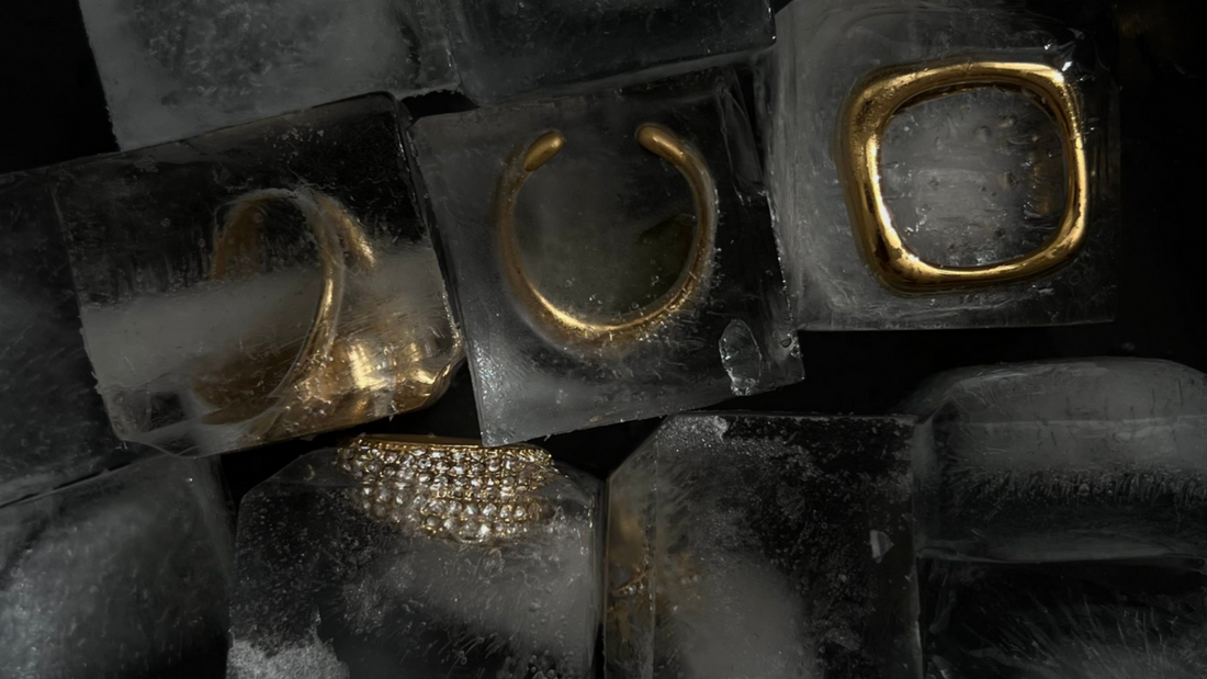 Peut-on garder ses bijoux à la piscine ou à la mer ?