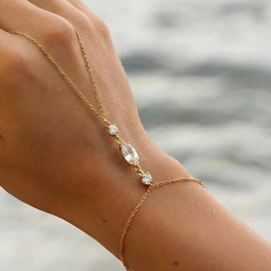 CHAÎNE DE MAIN - SALLY