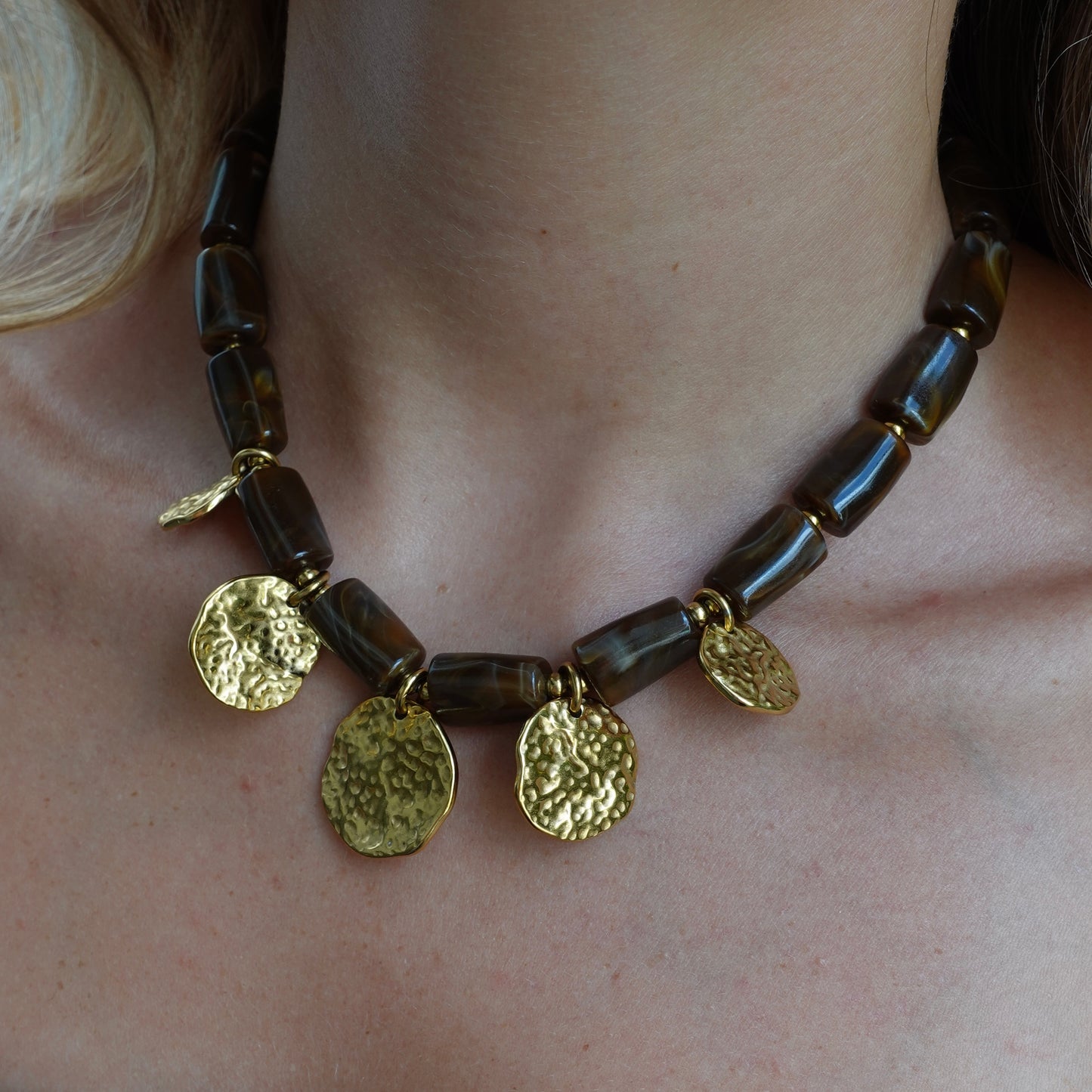 COLLIER - CAROLYN